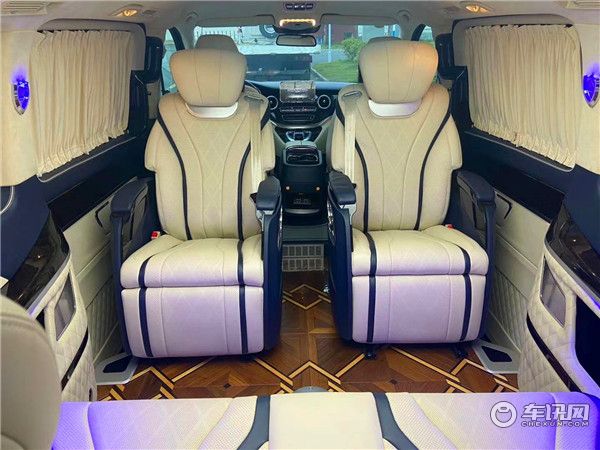 2020款奔驰V260L定制迈巴赫版 奢华内饰展现至尊身份