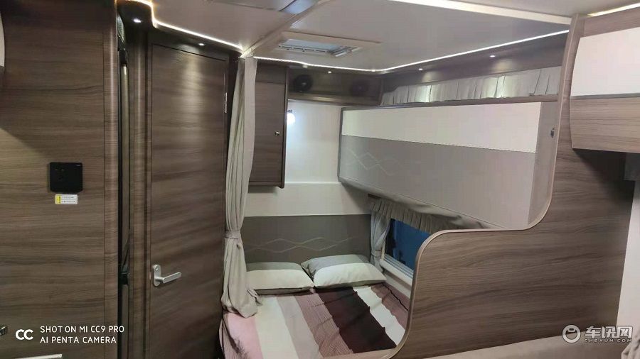 金冠房车全新车型——格林卡诺329E款房车，新车在店