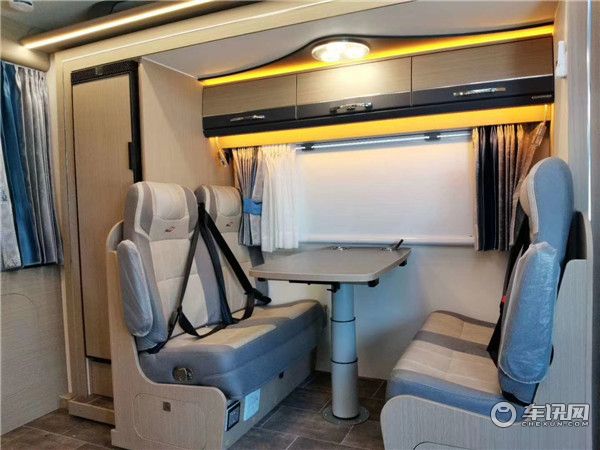 瑞弗V820双拓展房车 超大空间新颖内饰带给您极致体验