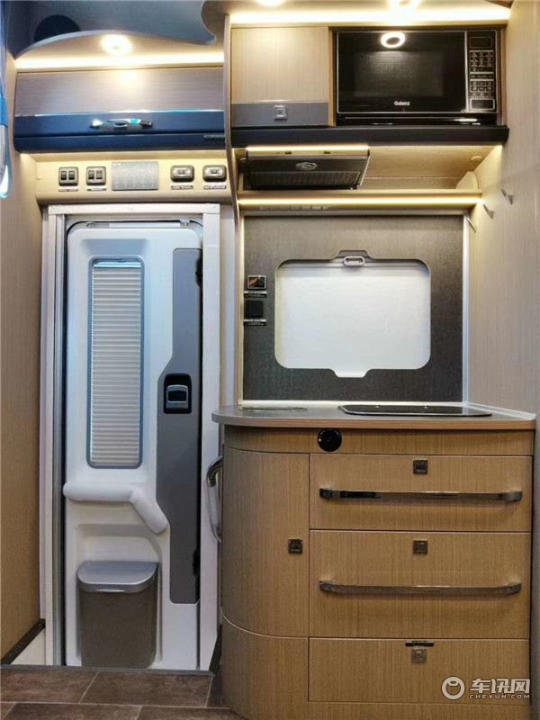 瑞弗V820双拓展房车 超大空间新颖内饰带给您极致体验