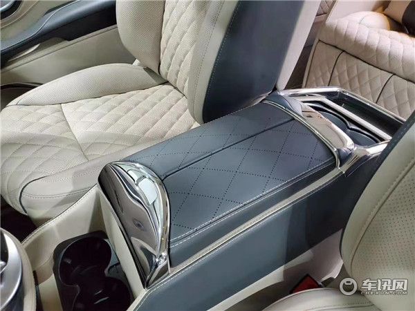 2020新款奔驰V260L平顶 改装VS900迈巴赫定制款