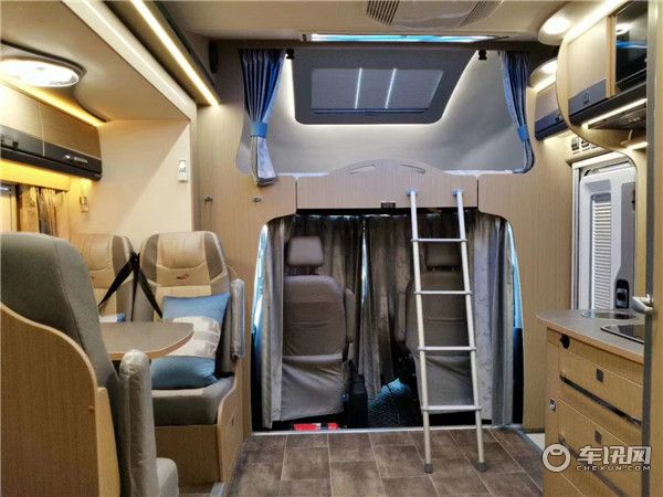 瑞弗V820双拓展房车 超大空间新颖内饰带给您极致体验
