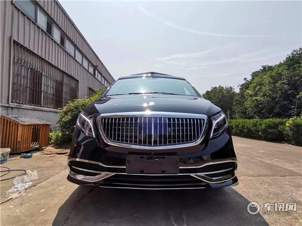 2020新款奔驰威霆高顶商务车 七座迈巴赫全隔断款