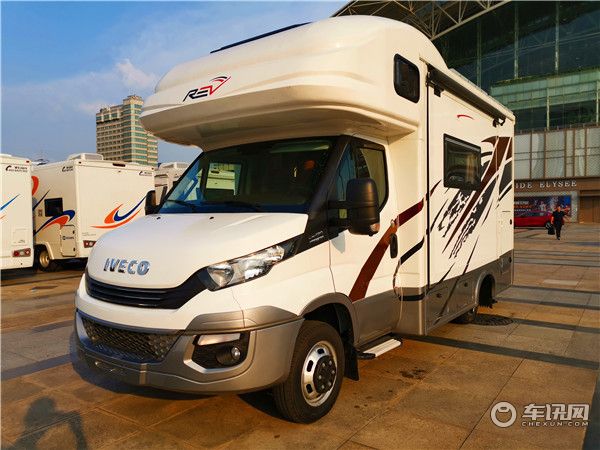 进口依维柯瑞弗S820双拓展房车 智能互联水电无忧的旅居房车