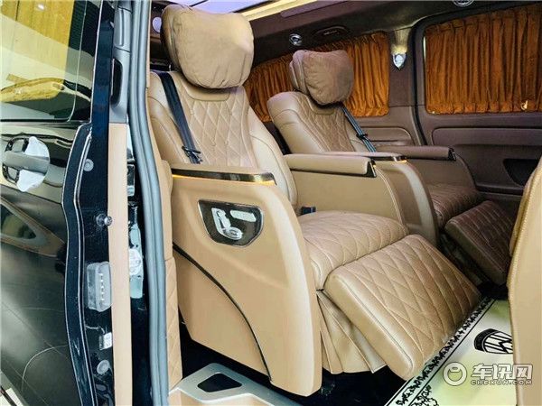 2020新款奔驰威霆高顶商务车 七座迈巴赫全隔断款