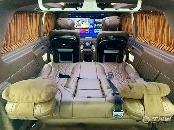 2020新款奔驰威霆高顶商务车 七座迈巴赫全隔断款