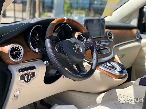 20款奔驰V260L改装迈巴赫VS900 高顶 内饰奢华