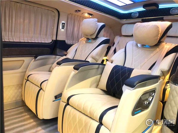 2020款奔驰威霆定制高顶双拼七座商务 典雅外观奢华内饰