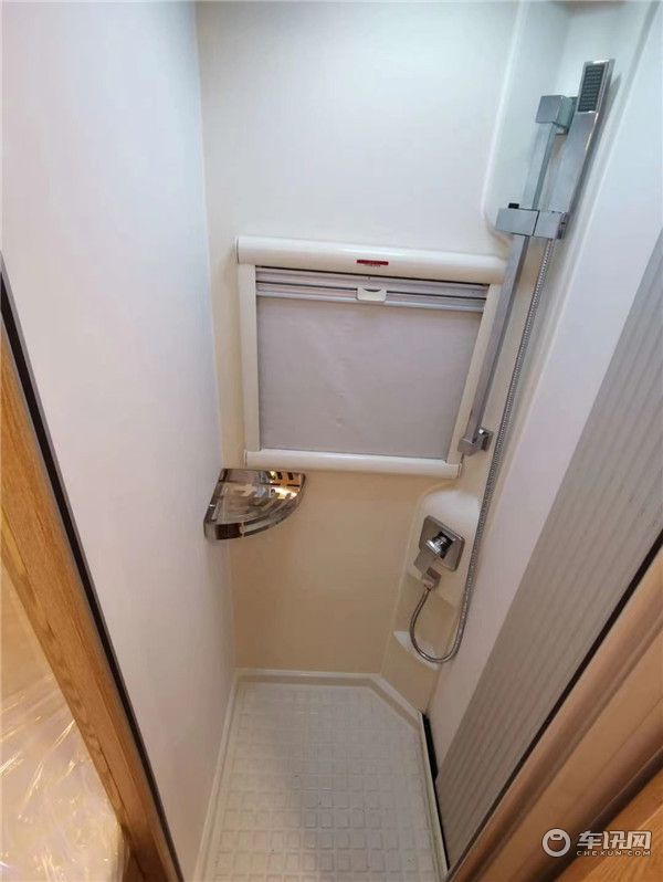 铂驰国产依维柯双拓展铂钻版 新车首发即为爆款