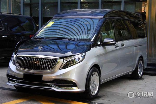 奔驰迈巴赫VS680定制高顶七座商务车 银黑双拼色高端商务车