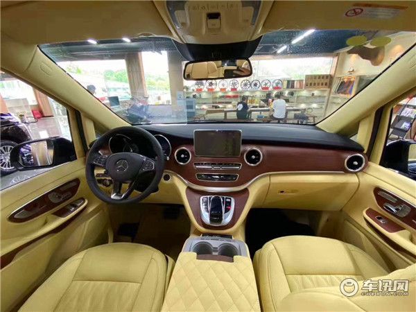 2020款奔驰V260L改装高顶商务车 宾法版诠释何为商务车