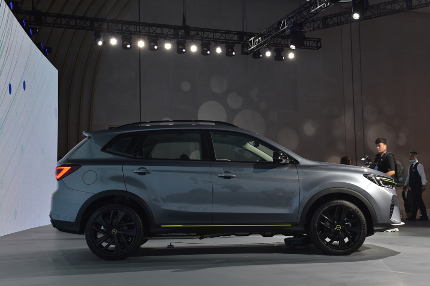 300马力，油耗1.6升，荣威RX5 ePLUS上市，起售价15.58万元