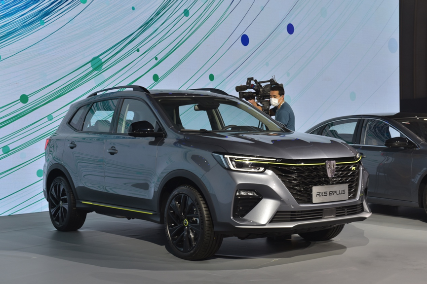 300马力，油耗1.6升，荣威RX5 ePLUS上市，起售价15.58万元