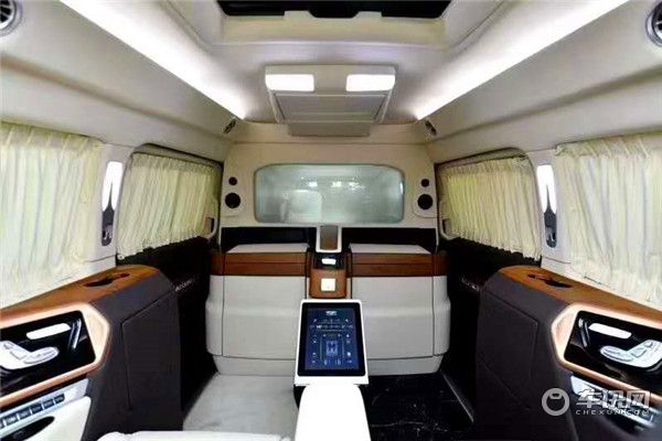 2020新款奔驰高顶商务车 星驰V260L维努斯四座版