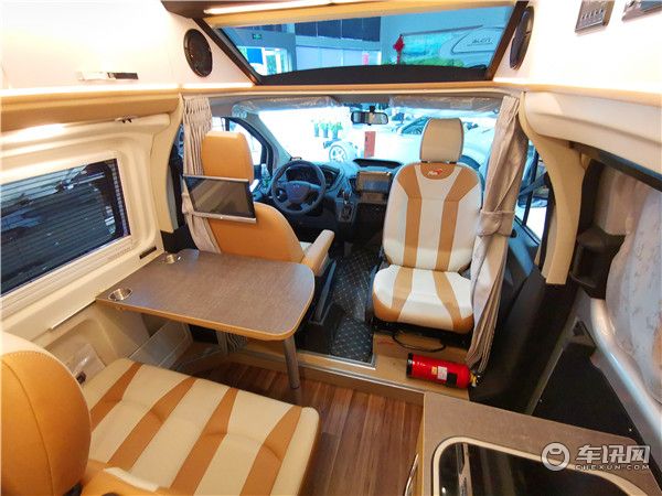 2020款福特新全顺V362商务旅居房车 瑞弗启界R500带您领略