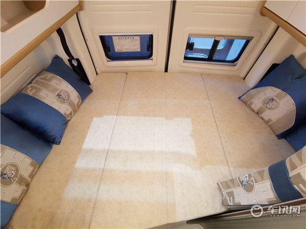 2020款福特新全顺V362商务旅居房车 瑞弗启界R500带您领略