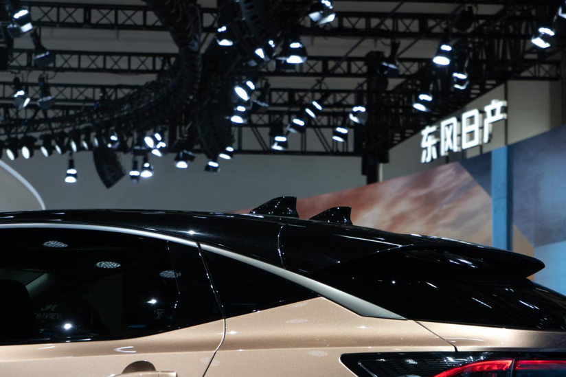 传统豪门的“带电”对决：福特Mustang Mach-E vs 日产Ariya