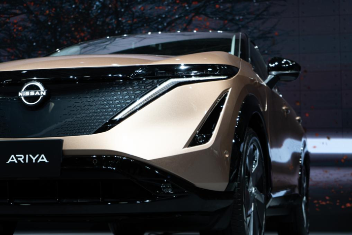 传统豪门的“带电”对决：福特Mustang Mach-E vs 日产Ariya