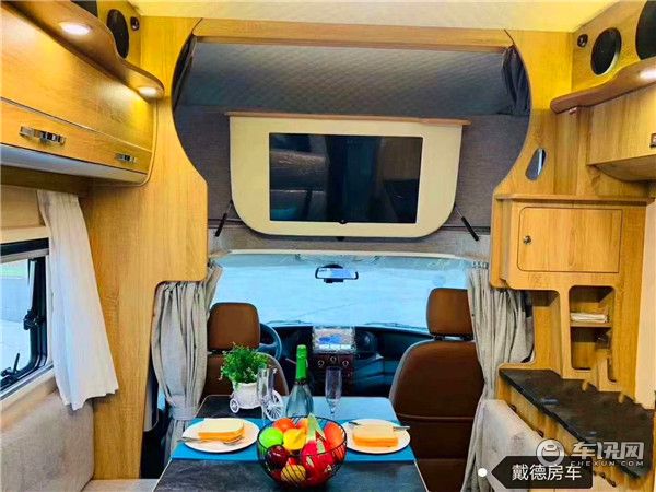 新款依维柯戴得C型自由风无拓展房车 真正的让您出行水电无忧