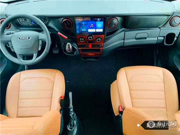 新款依维柯戴得C型自由风无拓展房车 真正的让您出行水电无忧