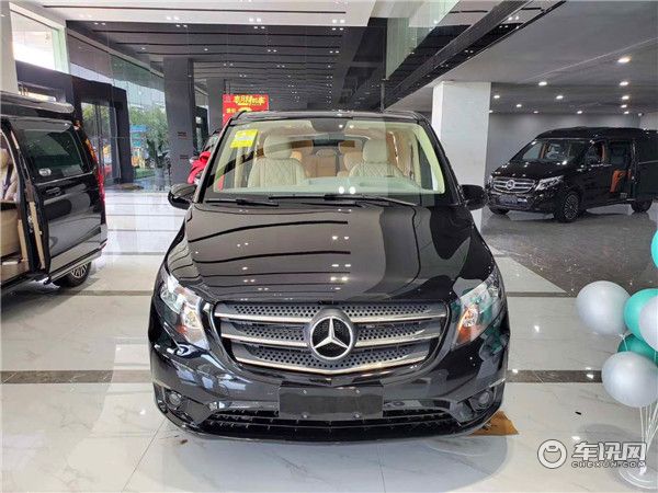 2020款奔驰威霆七座豪华商务车 改装全新迈巴赫内饰更加奢华