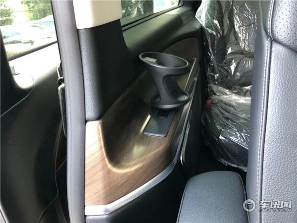 2021款奔驰V260L七座商务车 全新设计驰之以恒