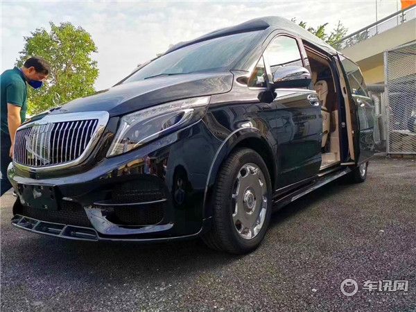 2020款奔驰V260L七座商务车 改装迈巴赫VS980豪华MPV