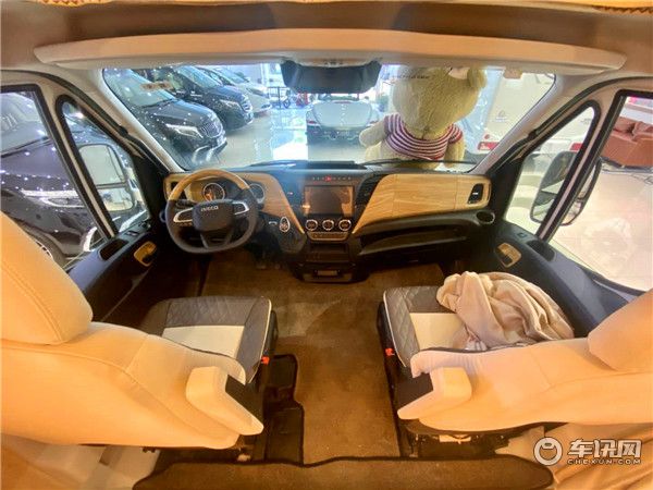 2020新款铂驰进口依维柯国六 帕亚尼C型双拓展房车