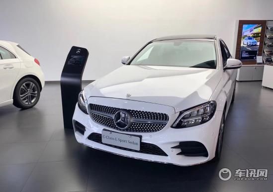 奔驰C级顶级多少 【超大让利】一降到底 现车降价促销全国