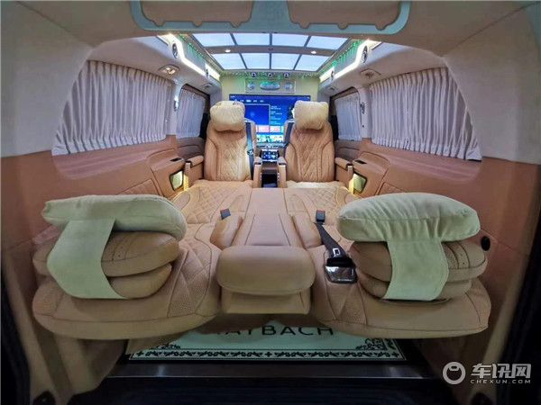 2020款奔驰VS680迈巴赫MPV 流线型高顶全隔断升降电视