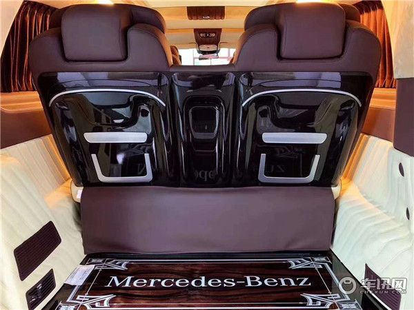 2020款梅赛德斯奔驰V260L 平顶长轴七座商务车