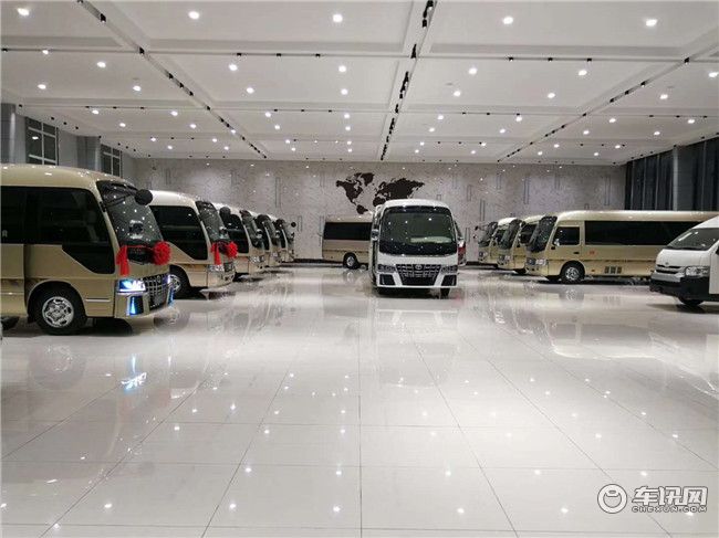 丰田考斯特价格 顶配12座超VIP定制版多少钱