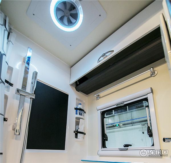 铂驰梦想家小额头C型房车 无拓展 依维柯系列车型