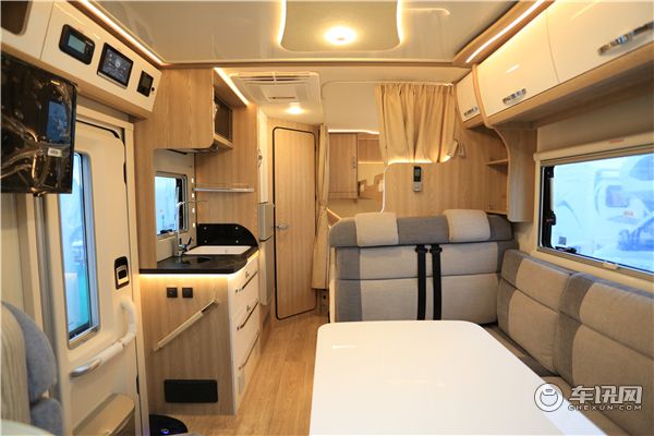 铂驰梦想家小额头C型房车 无拓展 依维柯系列车型