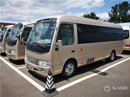 丰田考斯特12座多少钱 新款豪华版价格图片