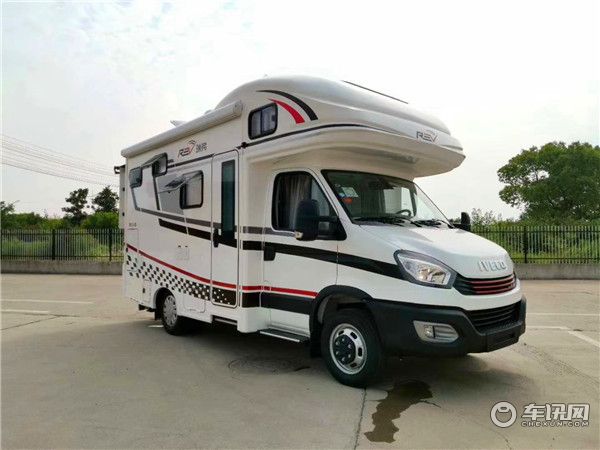 侣行夫妇同款依维柯双拓展房车 瑞弗V820房车