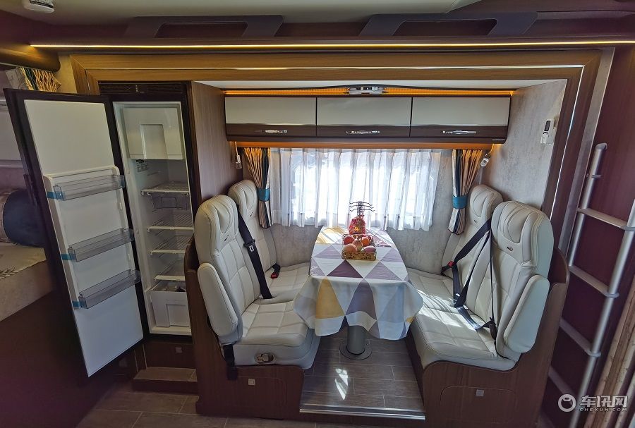 2020款全新一代瑞弗V820双拓展房车，现车在店多钱，