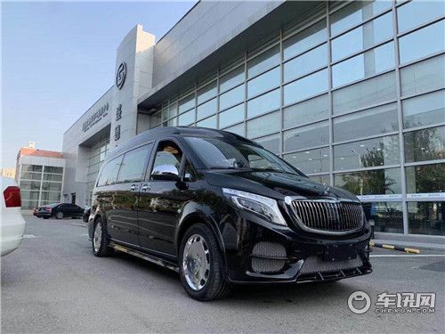 2021款奔驰威霆改装迈巴赫VS680高顶宾利红奢华内饰效果图