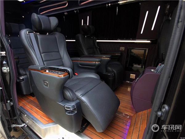 2020款进口依维柯豪华九座商务车 意大利品质奢华内饰