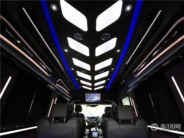 2020款进口依维柯豪华九座商务车 意大利品质奢华内饰