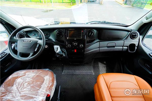 2020款高端品牌戴德自由风畅游版 国产依维柯双拓展房车