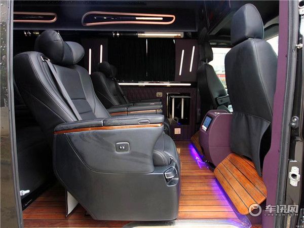 2020款进口依维柯豪华九座商务车 意大利品质奢华内饰