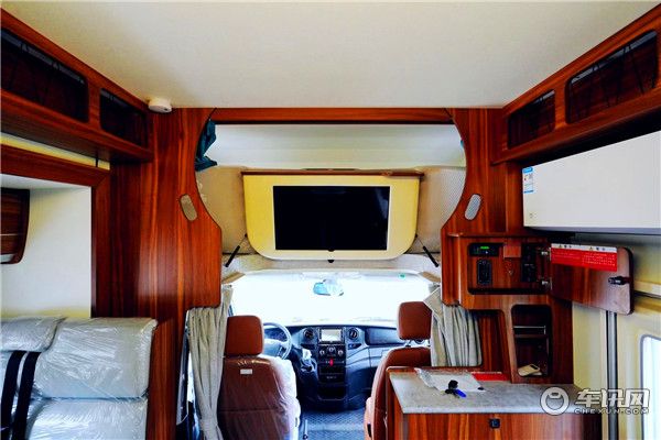 2020款高端品牌戴德自由风畅游版 国产依维柯双拓展房车