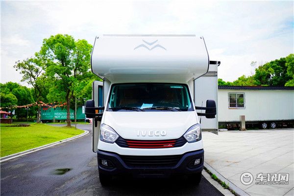 2020款高端品牌戴德自由风畅游版 国产依维柯双拓展房车