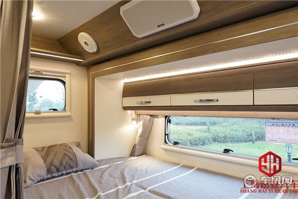 进口依维柯打造的瑞弗S820双拓展房车,强动力和舒适大空间为一体