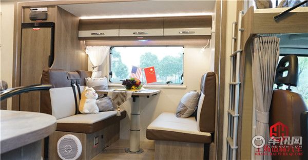 进口依维柯打造的瑞弗S820双拓展房车,强动力和舒适大空间为一体