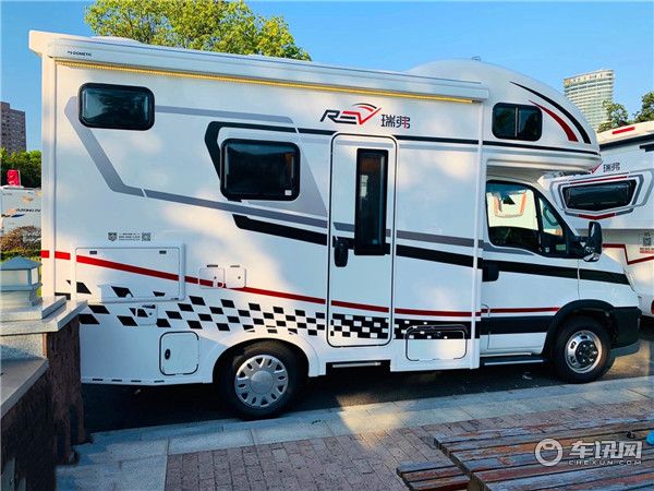 2020款依维柯无拓展房车 瑞弗V800E依维柯房车专卖