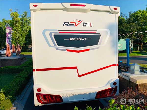 2020款依维柯无拓展房车 瑞弗V800E依维柯房车专卖