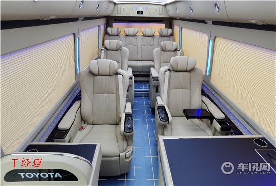 丰田考斯特新款配置 12座柯斯达售价