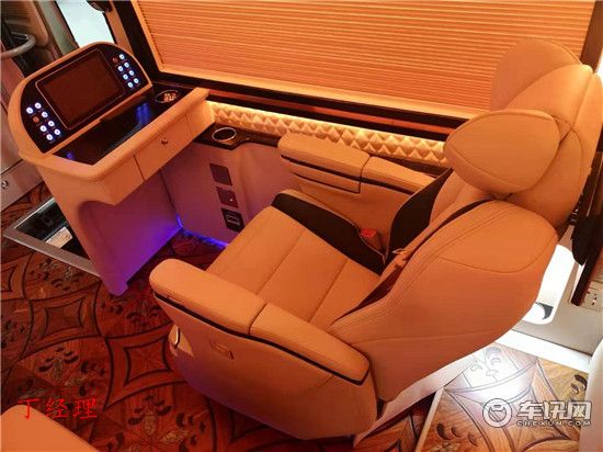 20款丰田考斯特改装 12座柯斯达售价